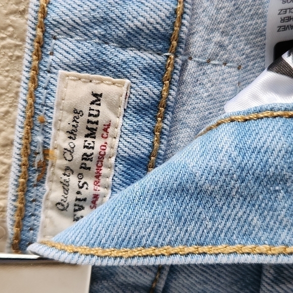 Levi's 501's Blue Premium Line Jeans - Picture 7 of 8